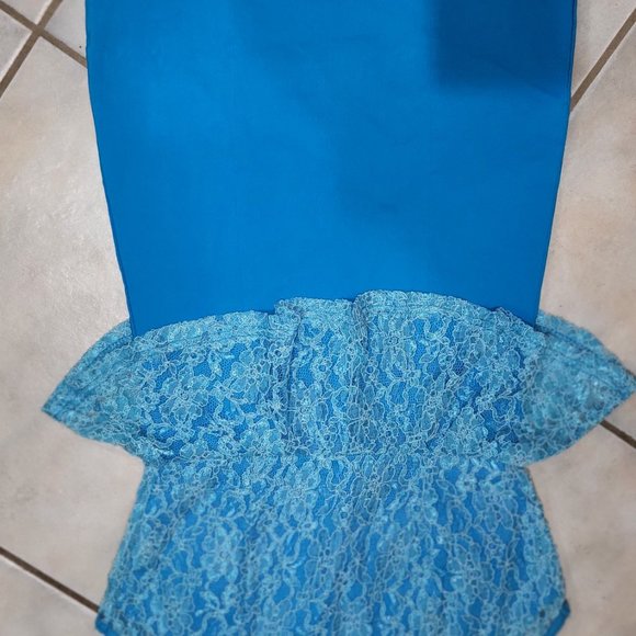 Dress - Picture 7 of 7